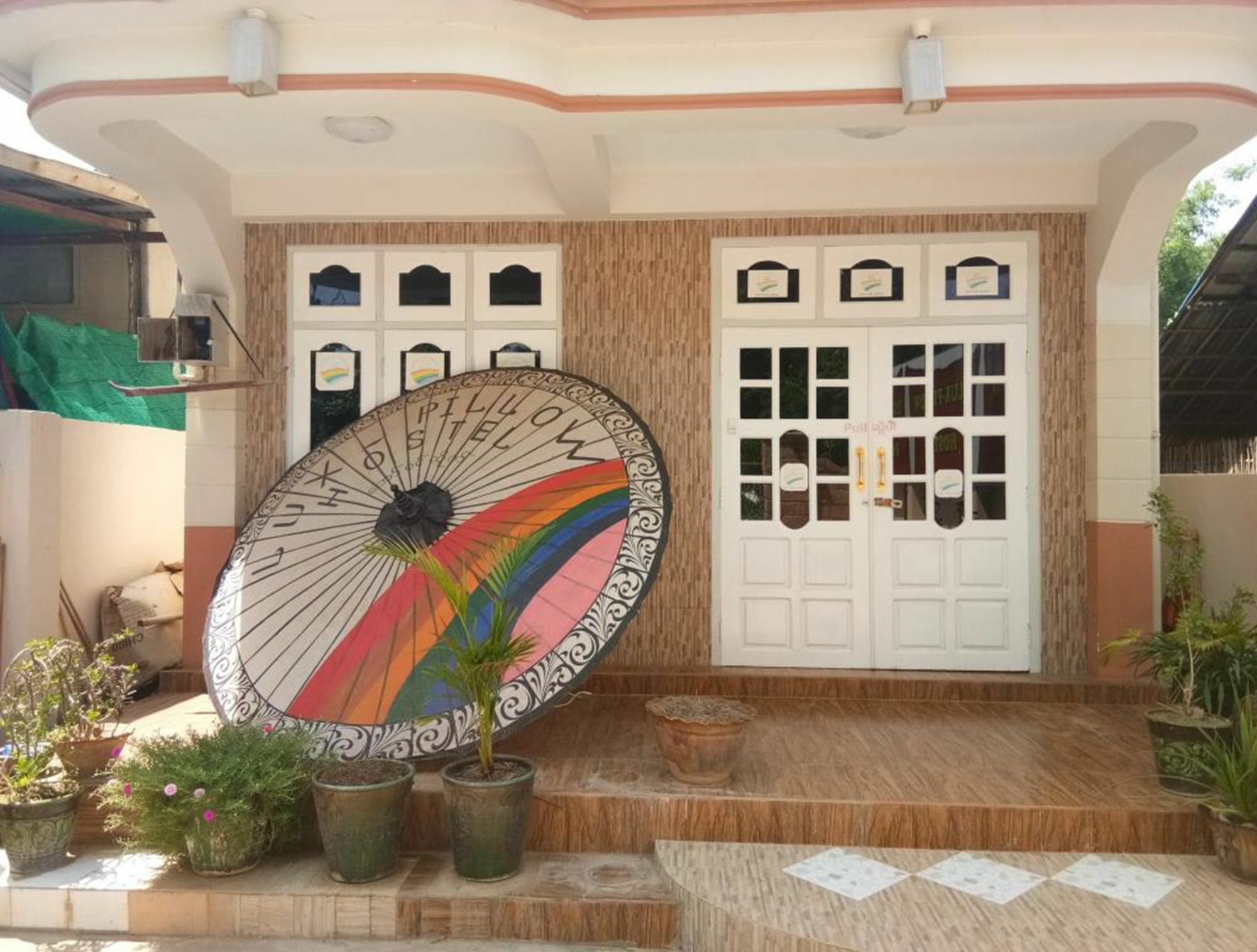 Lux Pillow Hostel Nyaung-U Exterior foto